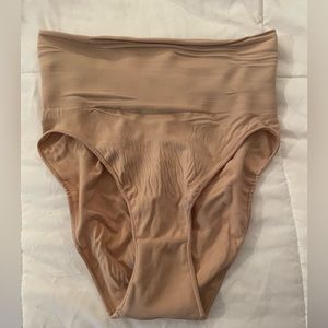 SKIMS - core control brief - NEW with tags & original packaging